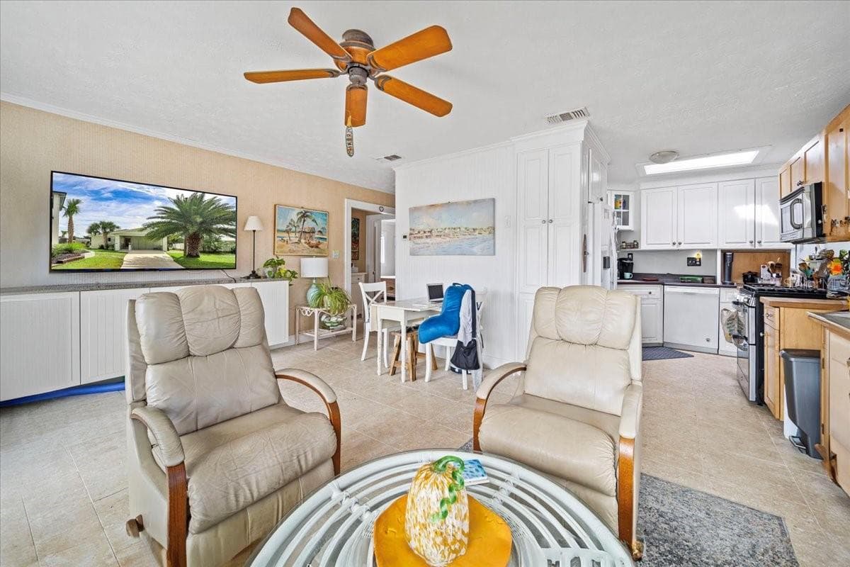 93 DOLPHIN DRIVE — photo 8 of 47