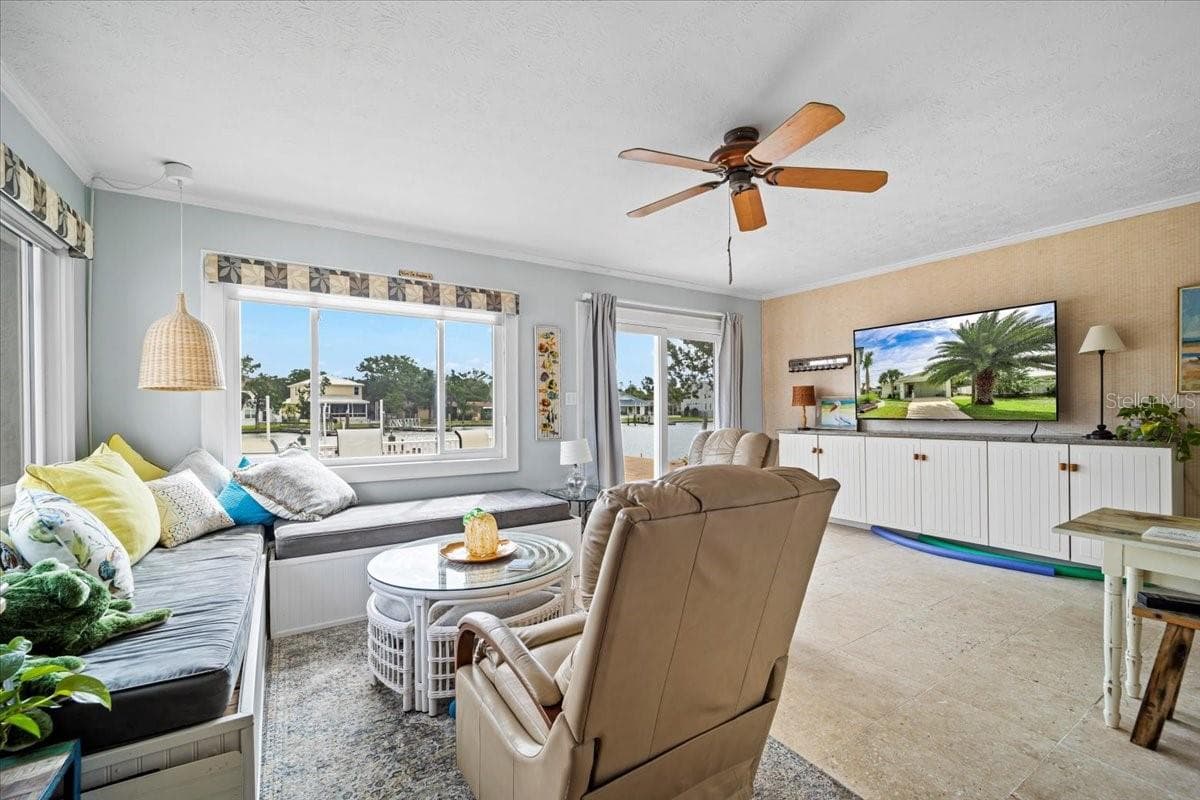 93 DOLPHIN DRIVE — photo 6 of 47