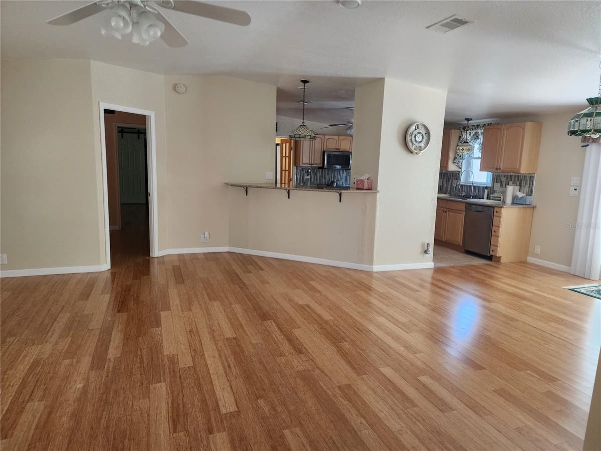 14902 ARRENA ROAD — photo 7 of 40