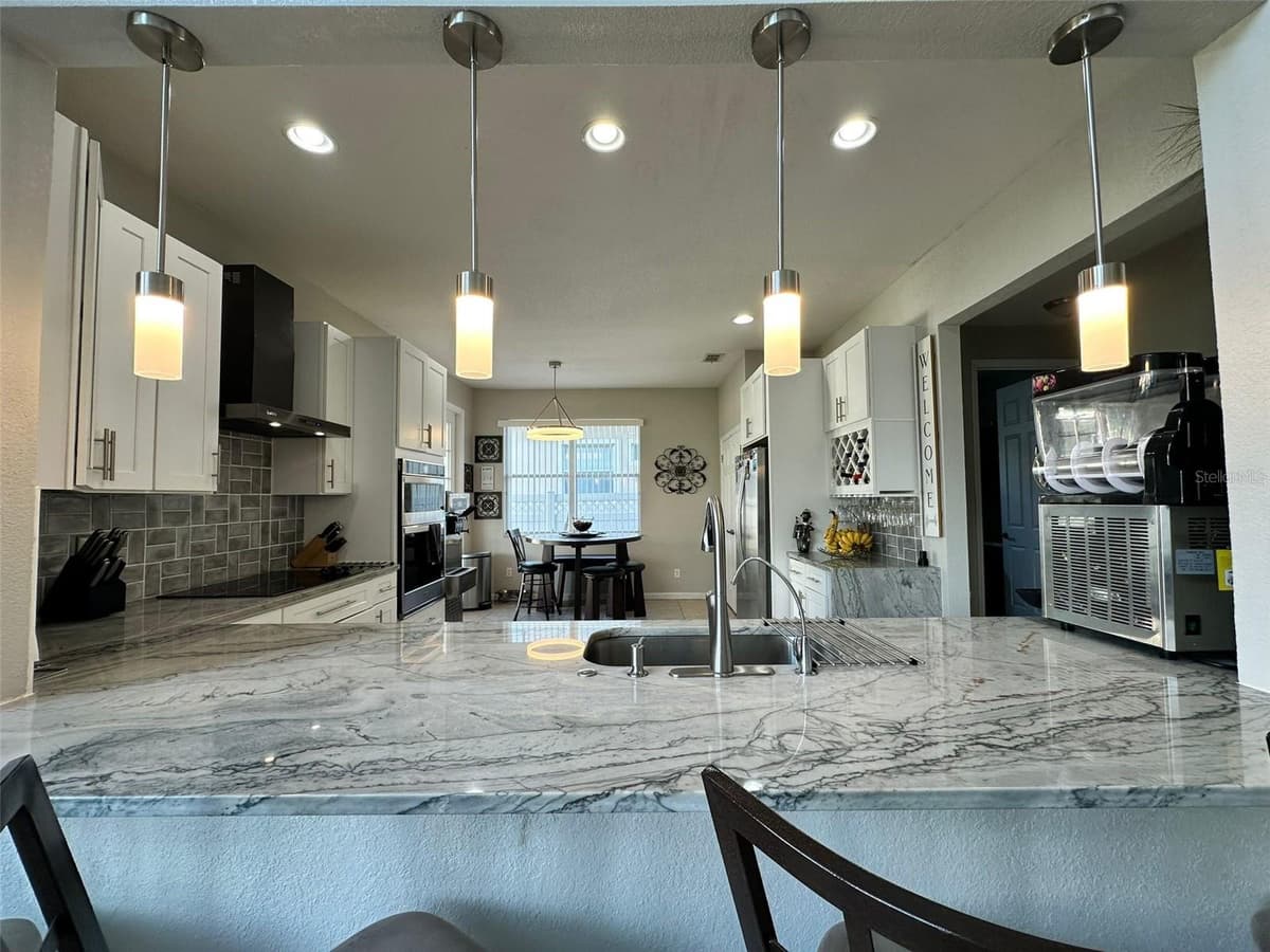 2321 HINSDALE DRIVE — photo 14 of 43
