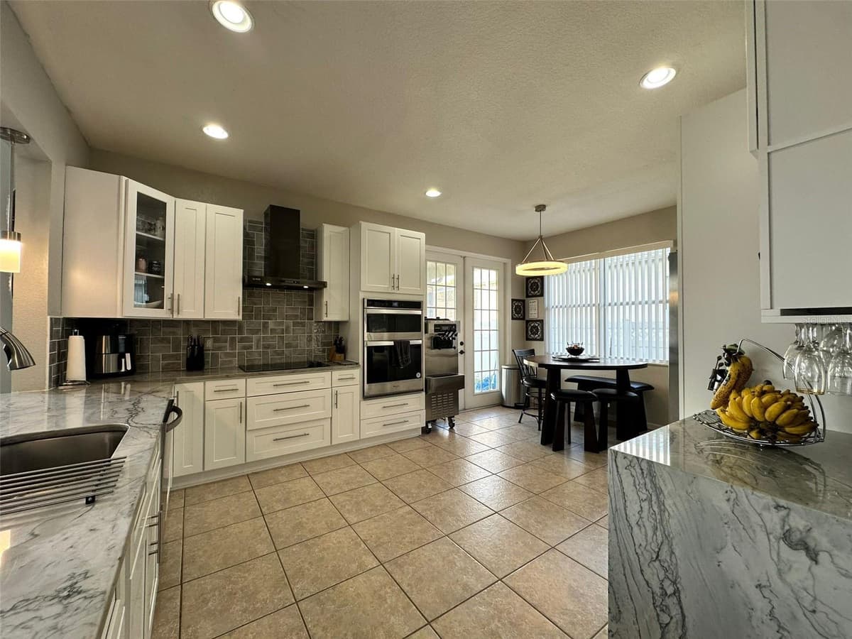2321 HINSDALE DRIVE — photo 15 of 43