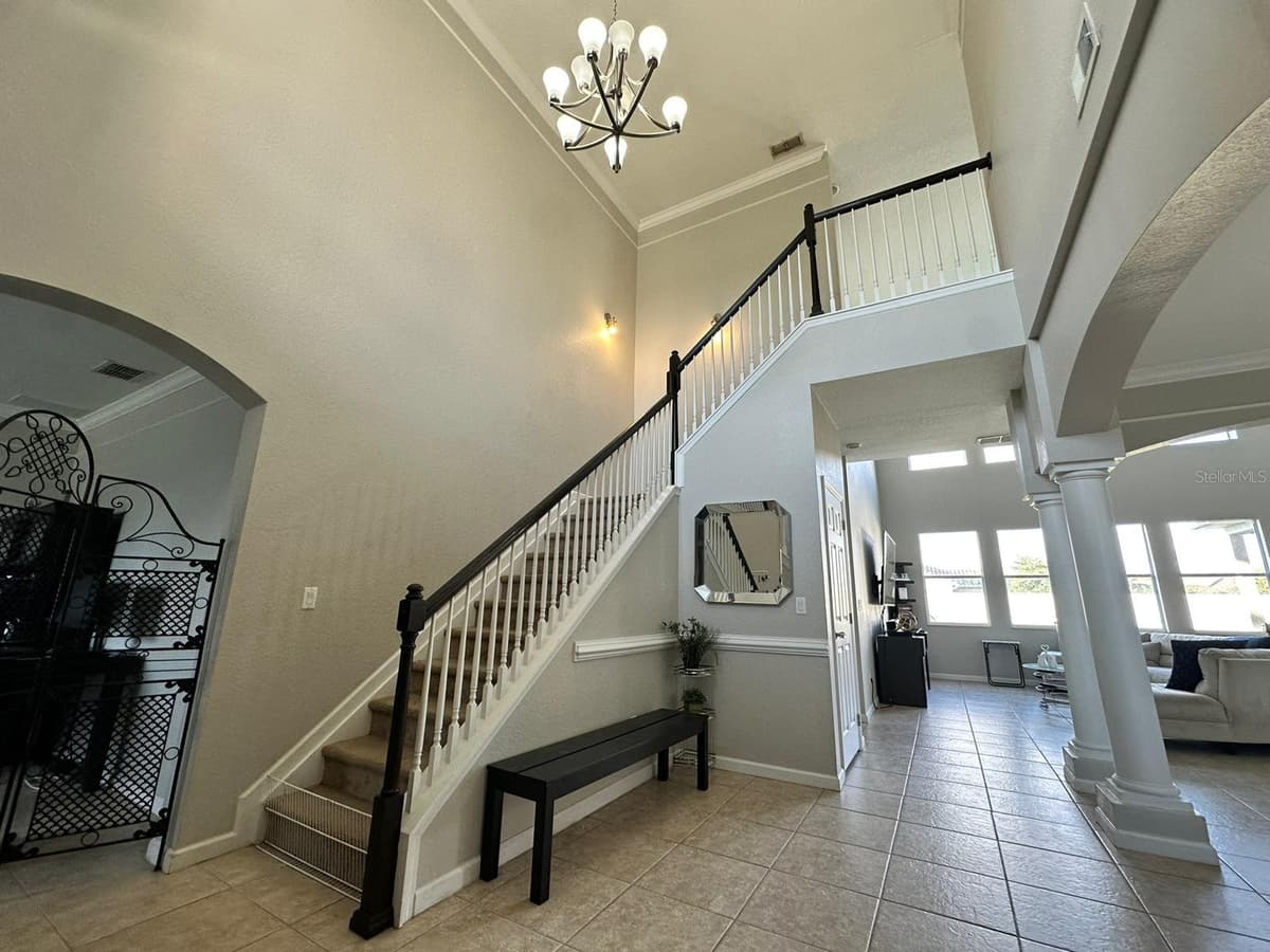 2321 HINSDALE DRIVE — photo 3 of 43