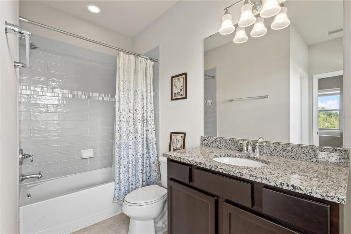 594 PIAZZA POINT — photo 37 of 40