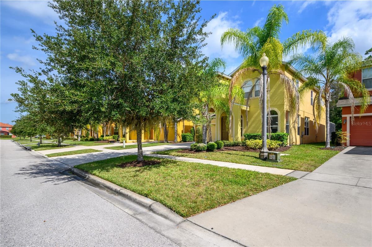221 LAS FUENTES DRIVE — photo 7 of 55