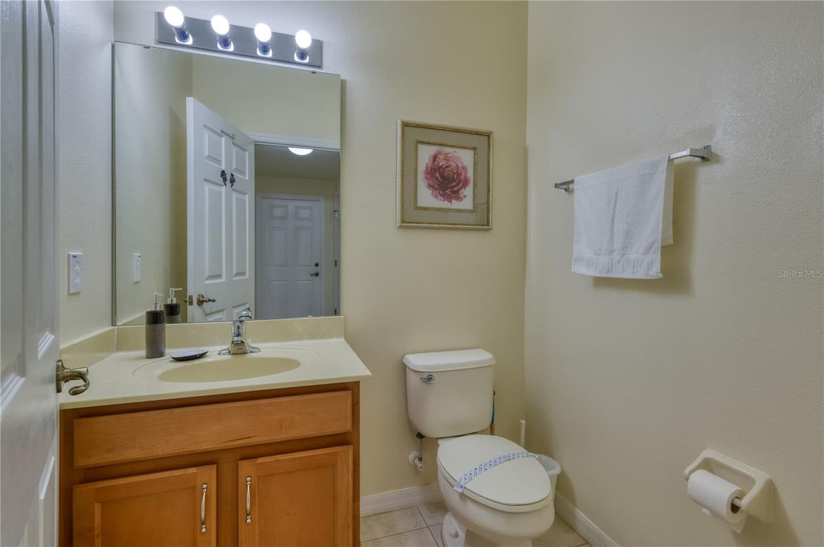 221 LAS FUENTES DRIVE — photo 14 of 55