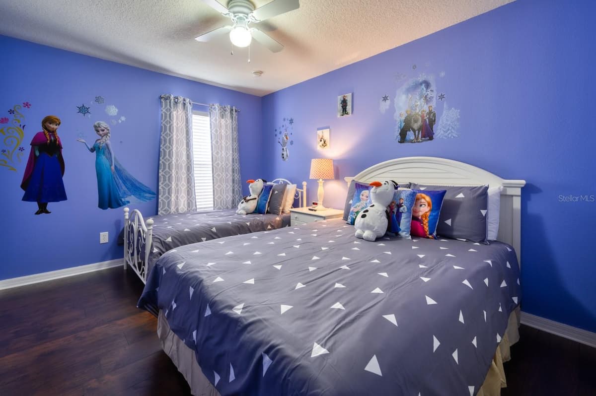 221 LAS FUENTES DRIVE — photo 50 of 55
