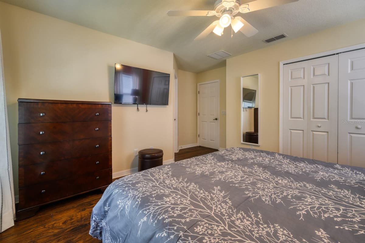 221 LAS FUENTES DRIVE — photo 39 of 55