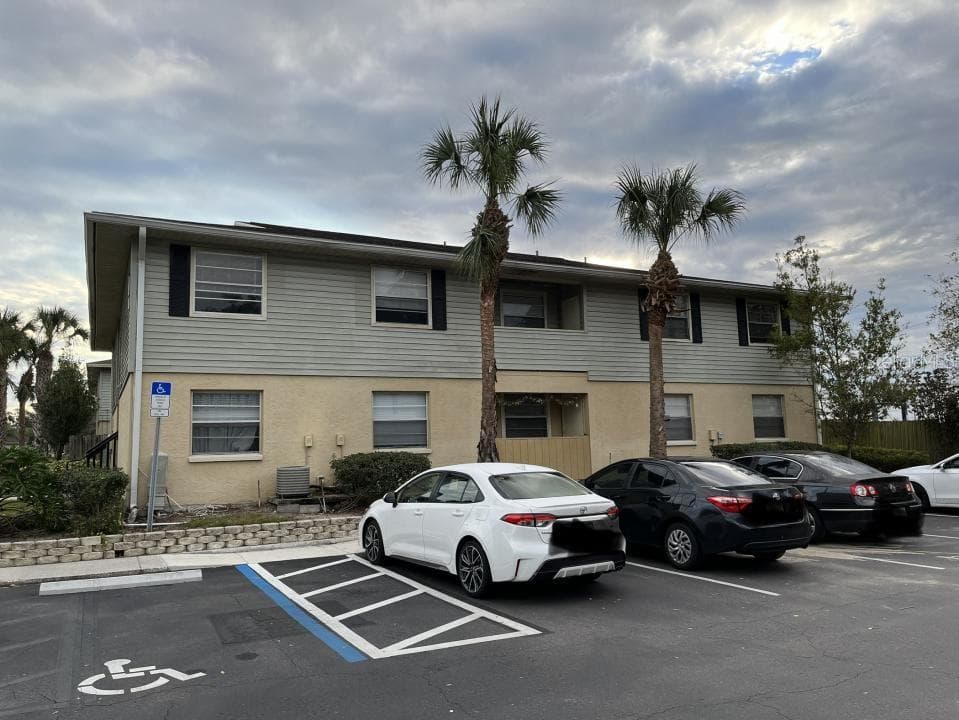 624 GOLDEN RAINTREE PLACE — photo 1 of 20