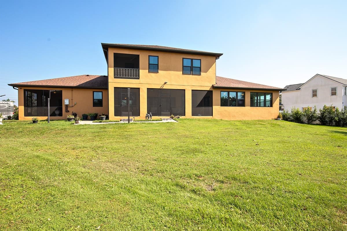 3211 LAKESHORE BOULEVARD — photo 42 of 51