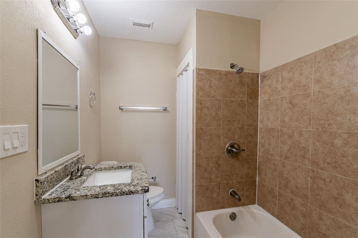 112 MOSS STREET — photo 16 of 30