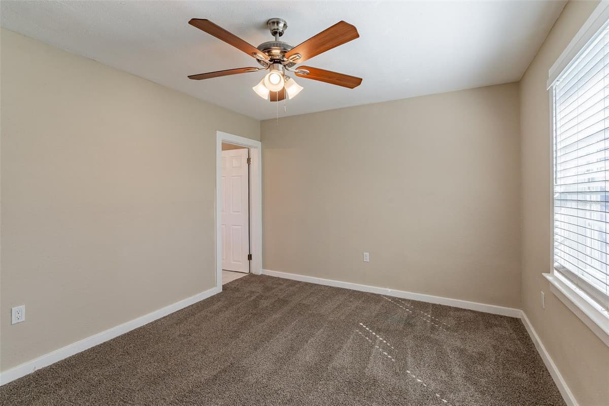 112 MOSS STREET — photo 24 of 30