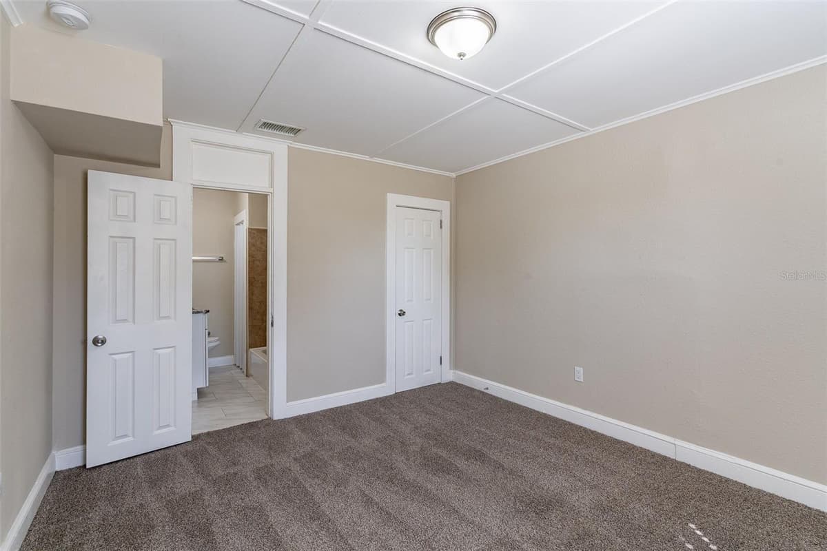112 MOSS STREET — photo 13 of 30