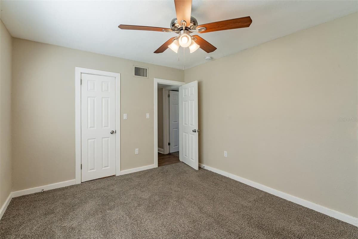 112 MOSS STREET — photo 23 of 30