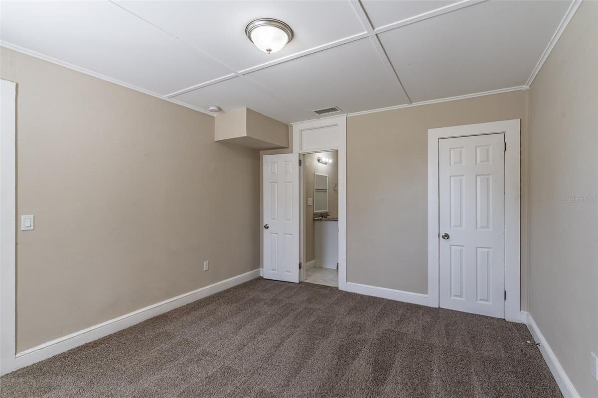 112 MOSS STREET — photo 14 of 30