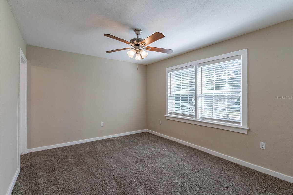 112 MOSS STREET — photo 22 of 30