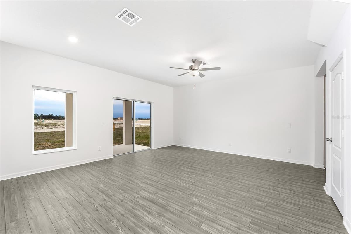 3728 BERGAMOT STREET — photo 7 of 21