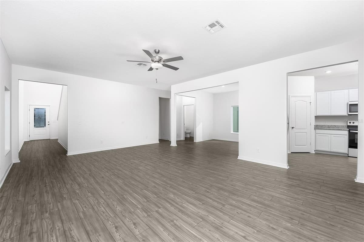 3732 BERGAMOT STREET — photo 5 of 19