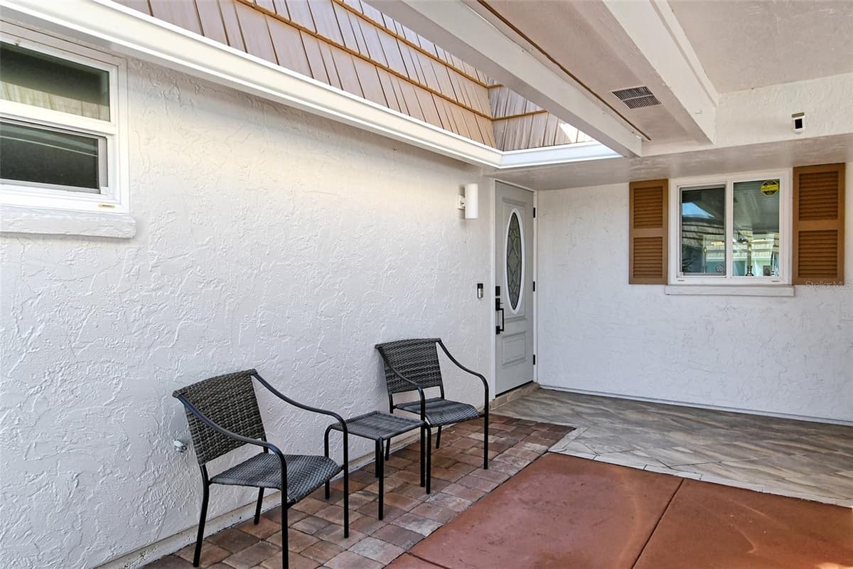 2607 RIVERBLUFF PARKWAY — photo 4 of 59