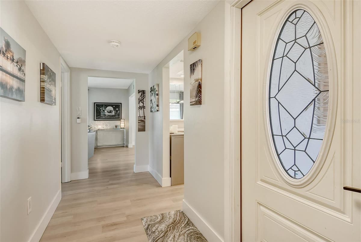 2607 RIVERBLUFF PARKWAY — photo 5 of 59