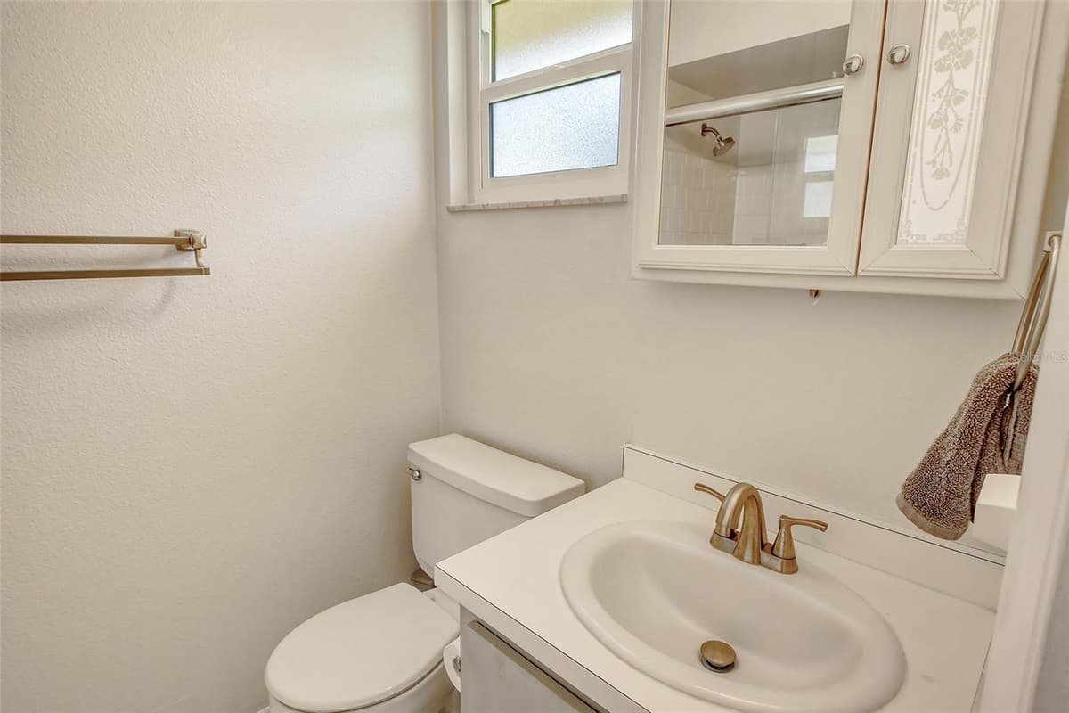 2607 RIVERBLUFF PARKWAY — photo 19 of 59