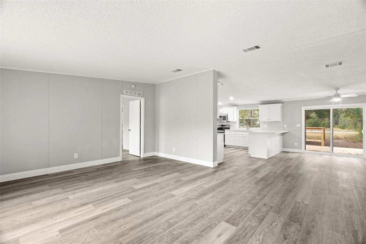 18202 ROGERLAND ROAD — photo 33 of 43