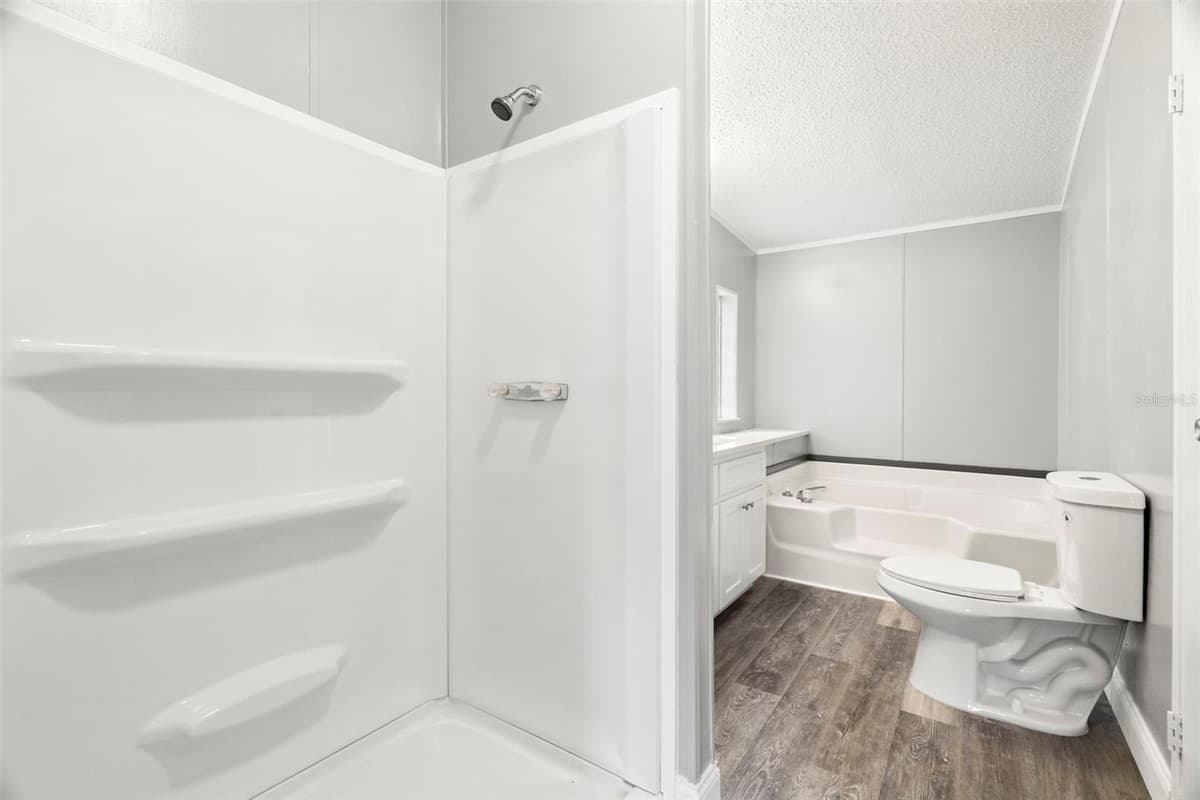 18202 ROGERLAND ROAD — photo 7 of 43