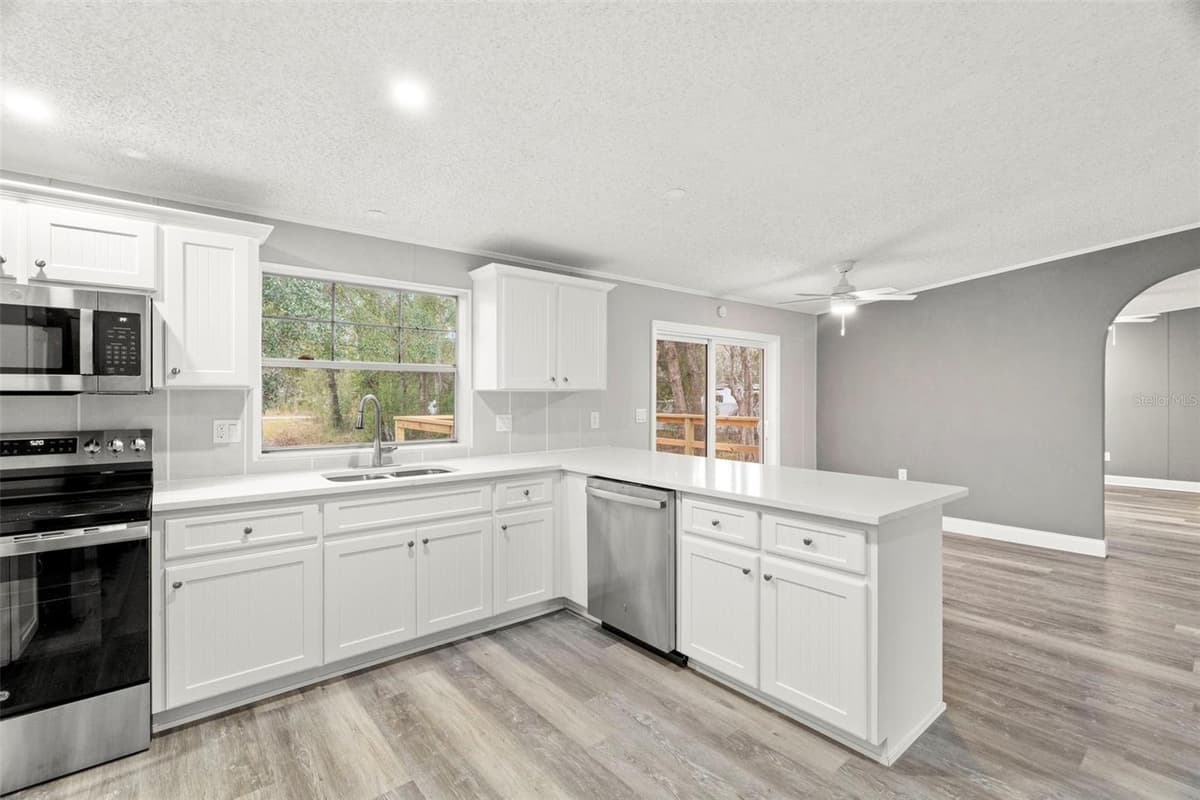 18202 ROGERLAND ROAD — photo 3 of 43