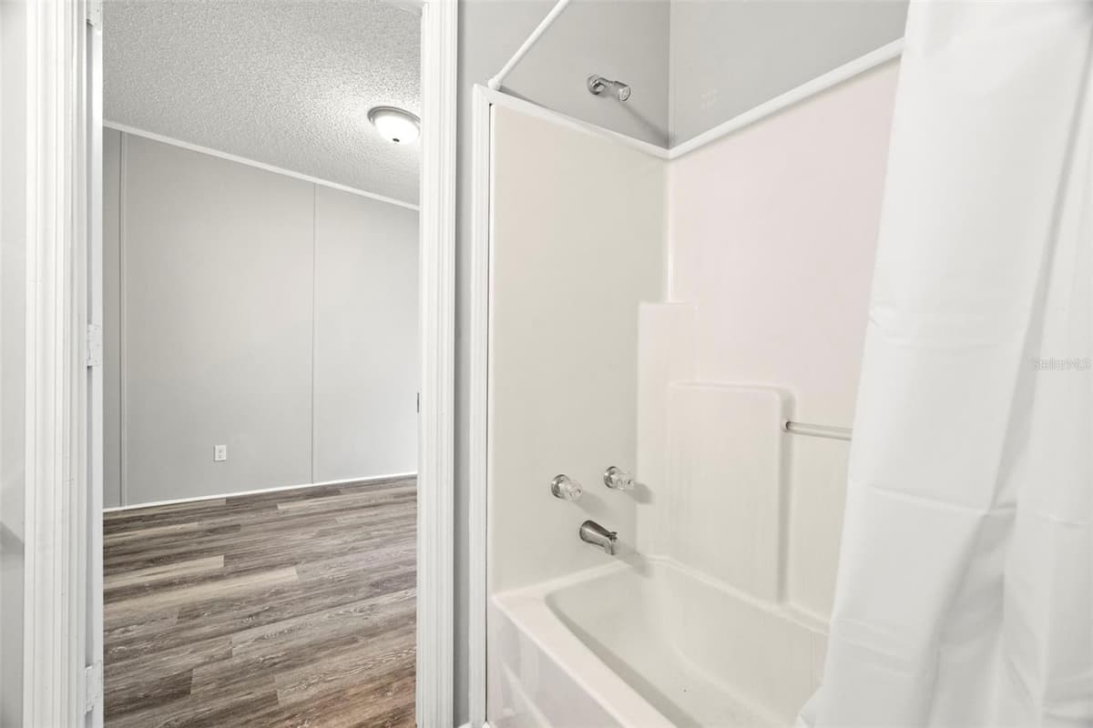 18202 ROGERLAND ROAD — photo 39 of 43