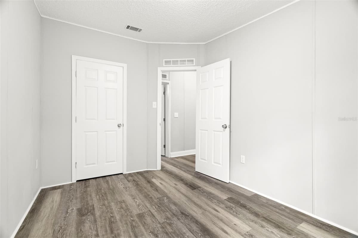 18202 ROGERLAND ROAD — photo 17 of 43