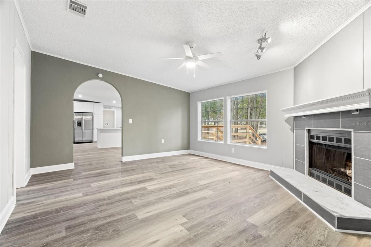 18202 ROGERLAND ROAD — photo 8 of 43