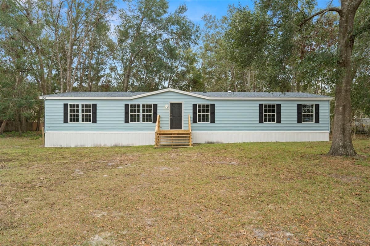 18202 ROGERLAND ROAD — photo 2 of 43