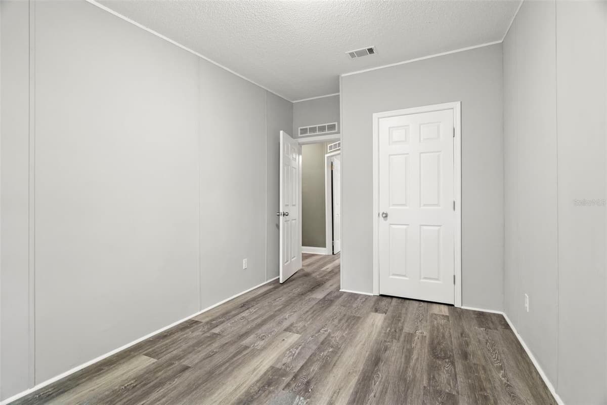18202 ROGERLAND ROAD — photo 40 of 43