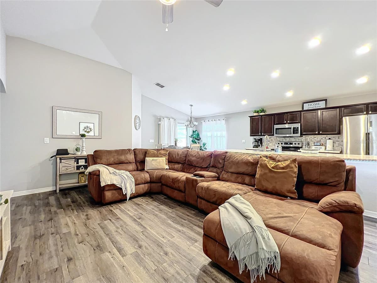 653 PERSIAN DRIVE — photo 9 of 49