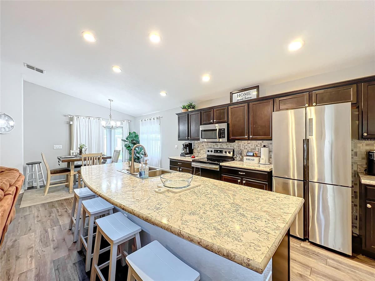653 PERSIAN DRIVE — photo 17 of 49