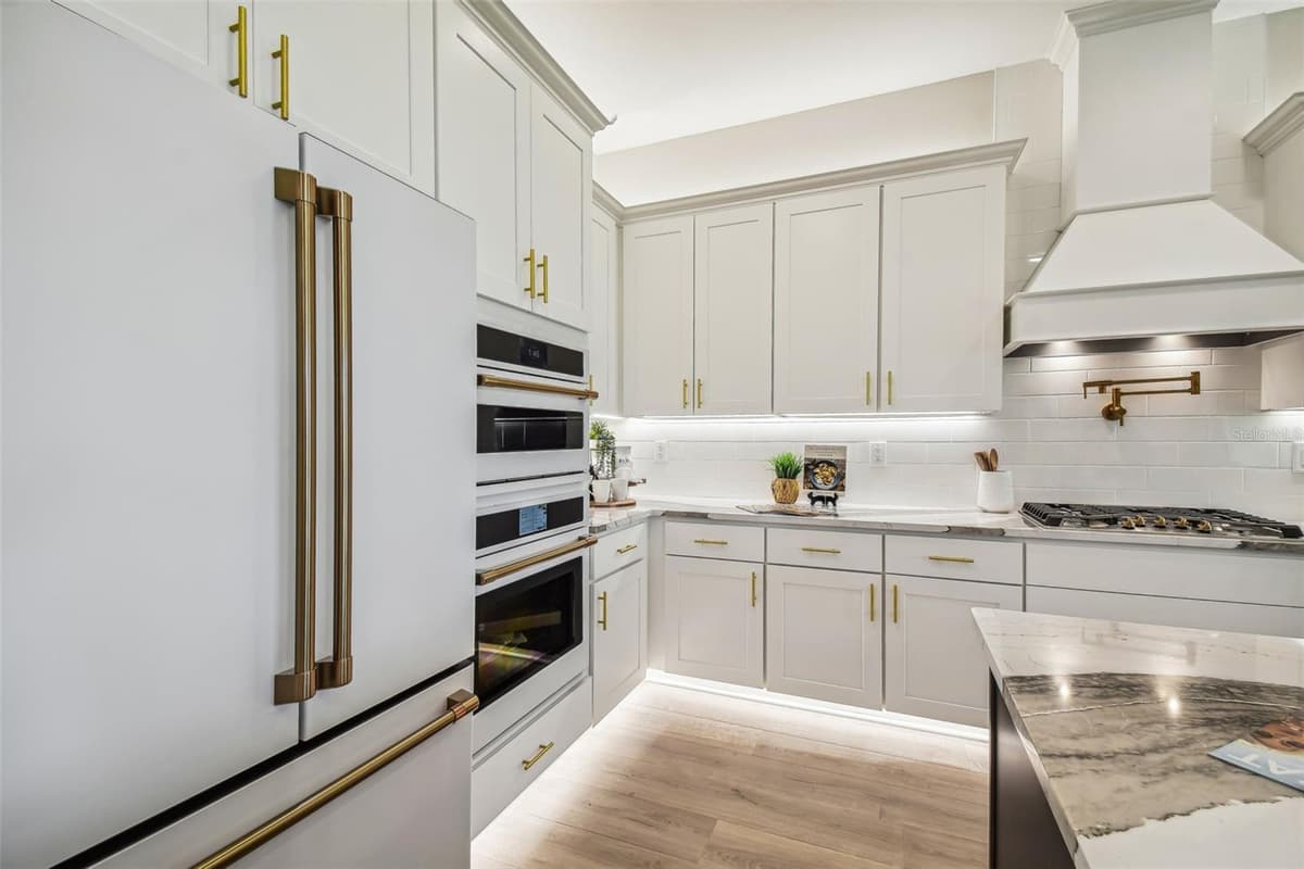 6406 SUMMIT VIEW DRIVE — photo 15 of 59
