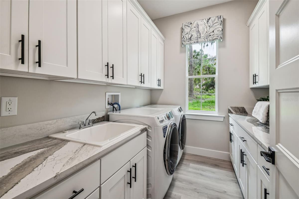 6406 SUMMIT VIEW DRIVE — photo 48 of 59