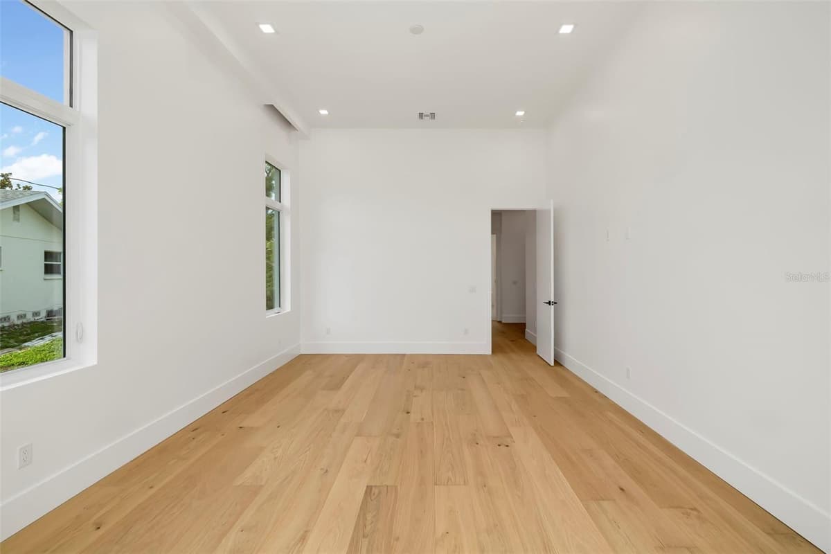 4431 CAMINO REAL — photo 15 of 80