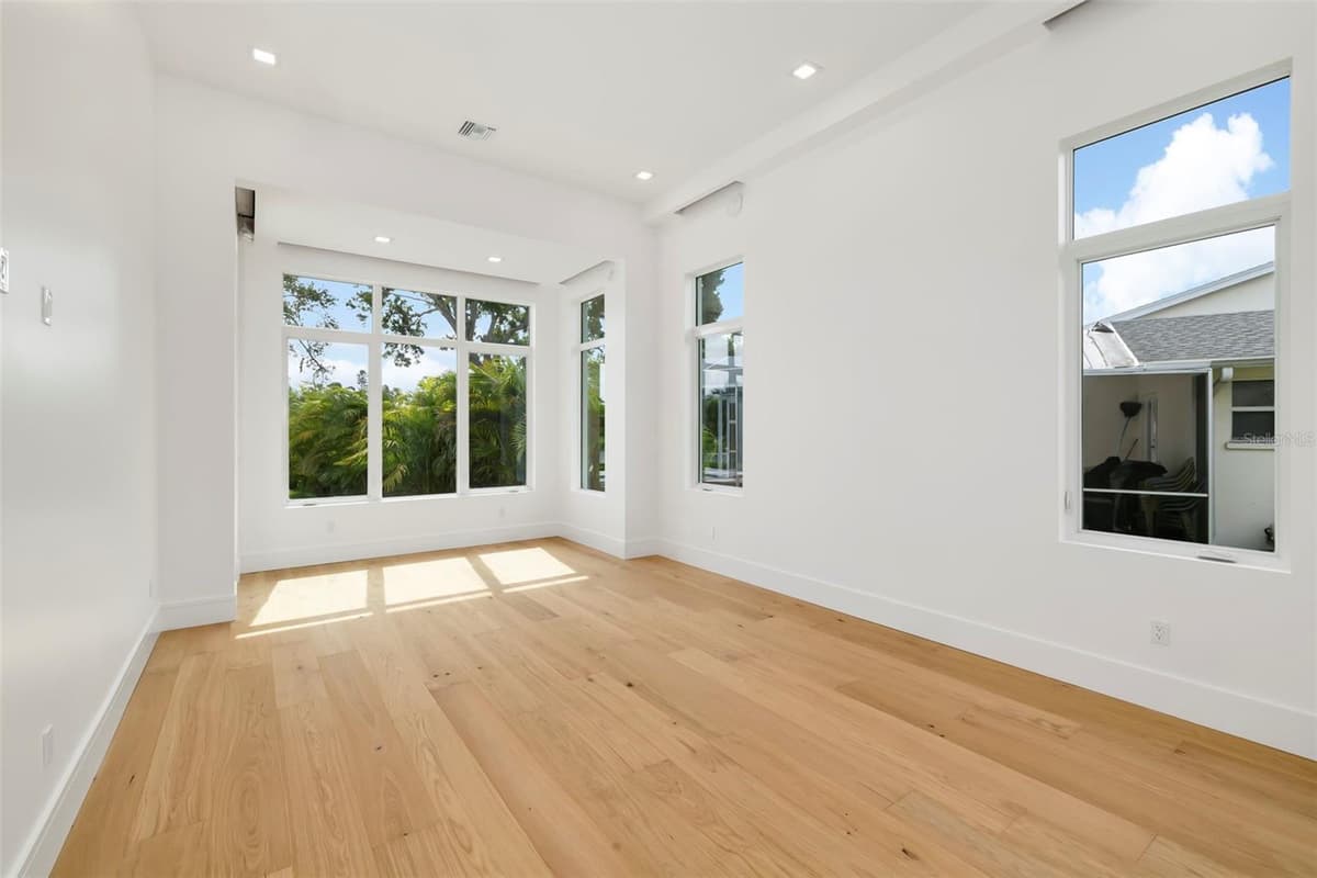 4431 CAMINO REAL — photo 12 of 80