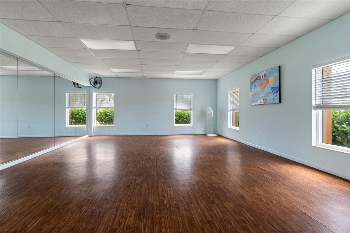 5200 BRITTANY DRIVE — photo 38 of 48