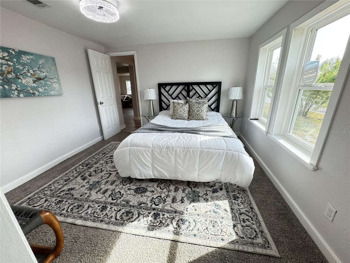 620 OAK STREET — photo 10 of 27