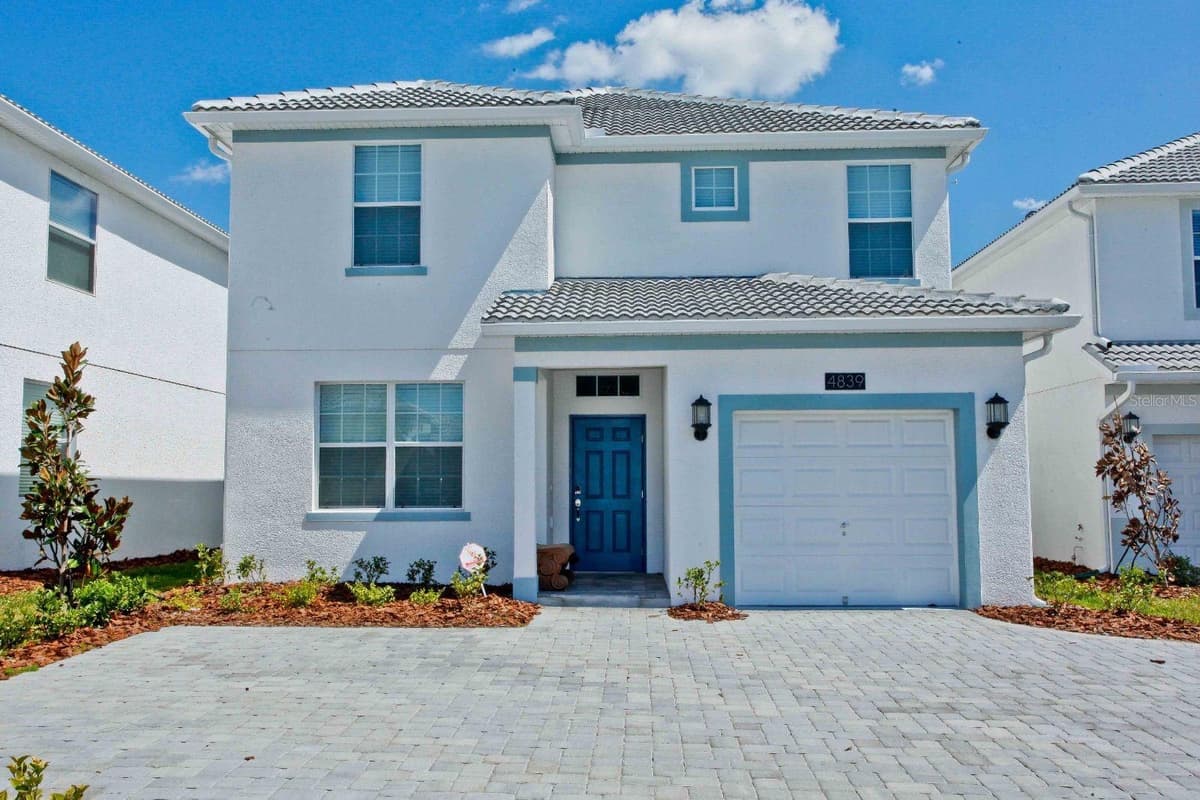 4839 KINGS CASTLE CIRCLE — photo 1 of 20