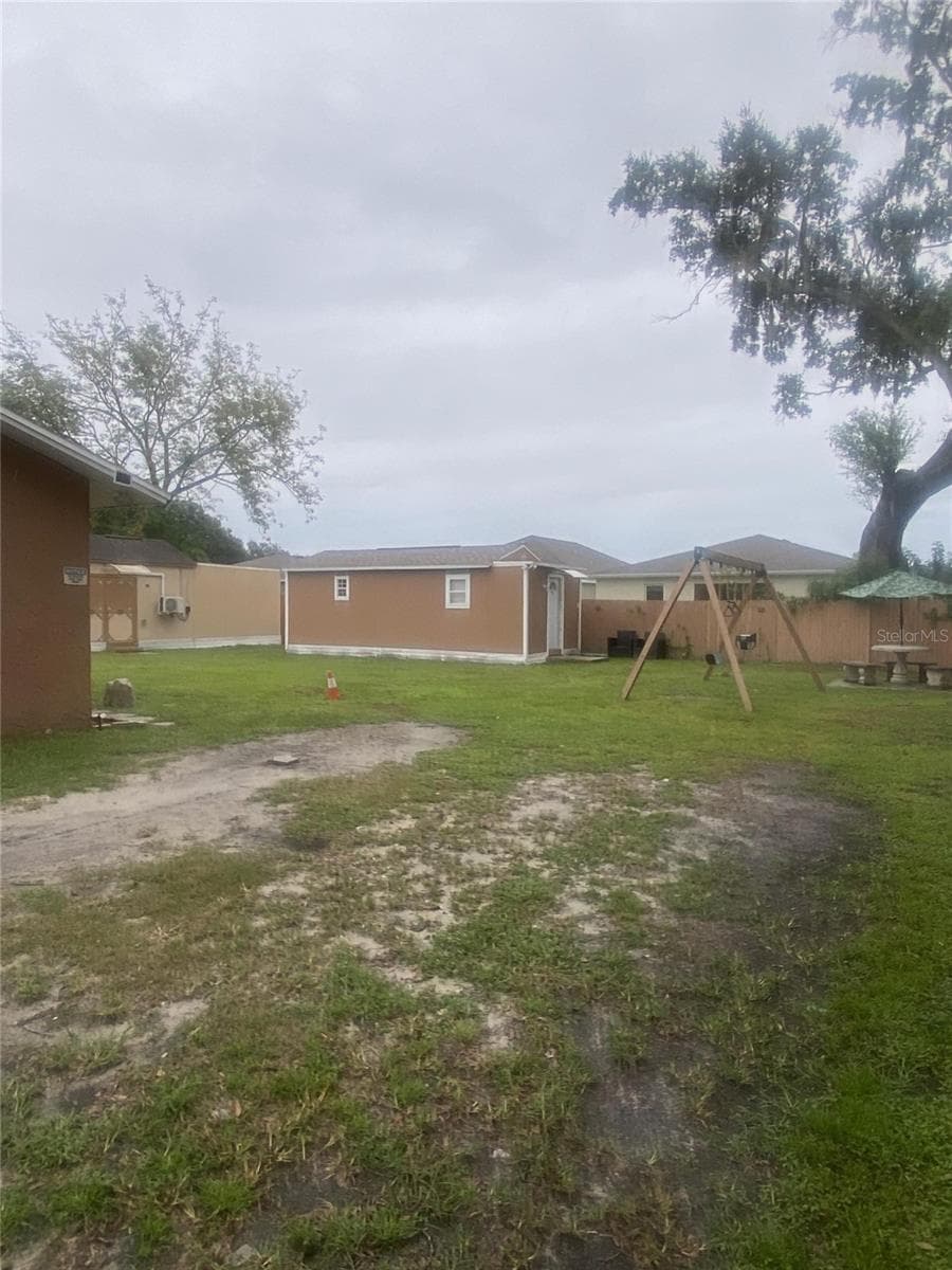 1801 DANIELS STREET — photo 10 of 58
