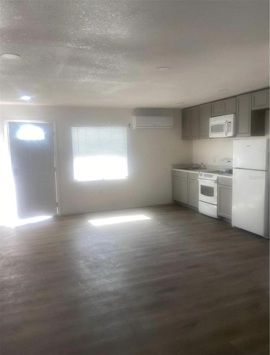 1801 DANIELS STREET — photo 35 of 58