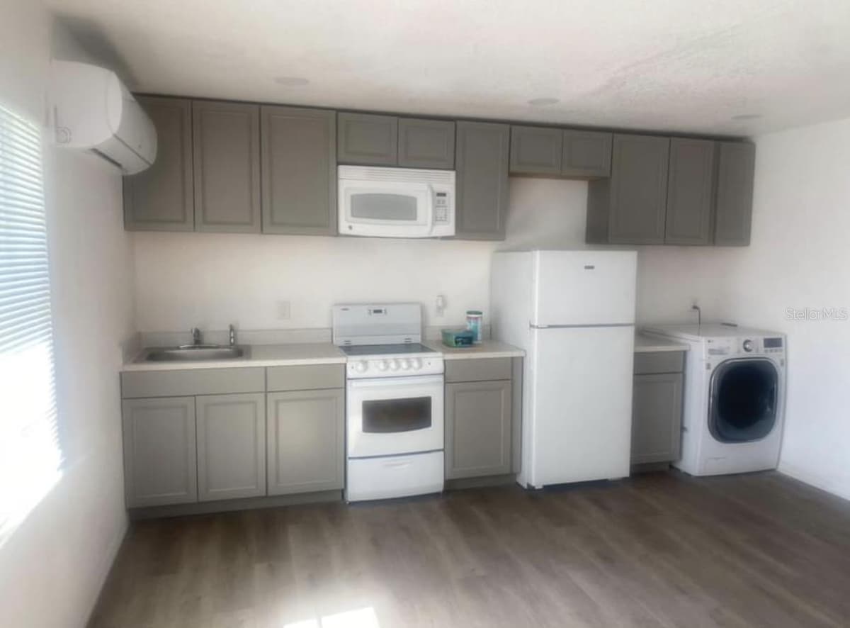 1801 DANIELS STREET — photo 33 of 58