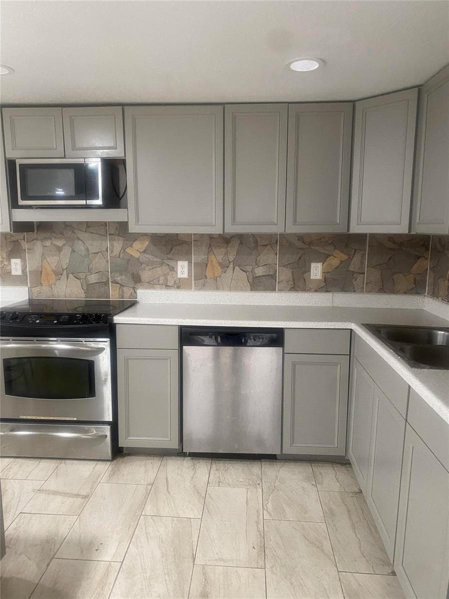 1801 DANIELS STREET — photo 53 of 58
