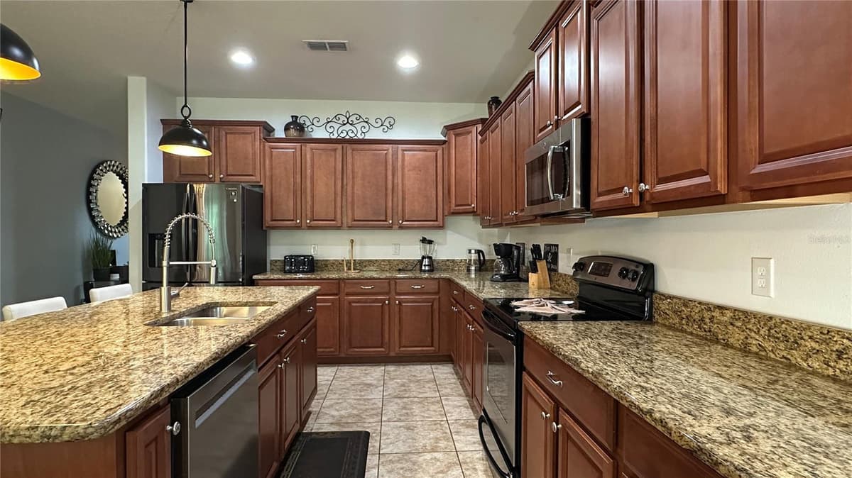 8860 CANDY PALM ROAD — photo 3 of 37