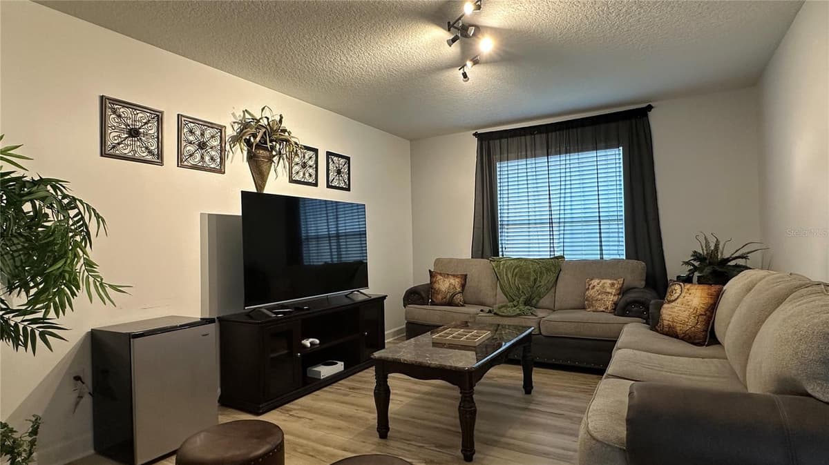 8860 CANDY PALM ROAD — photo 32 of 37