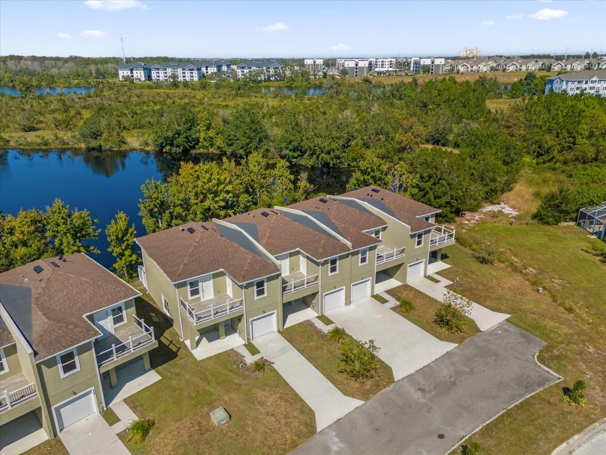 450 LAKE SHORE PARKWAY — photo 32 of 47