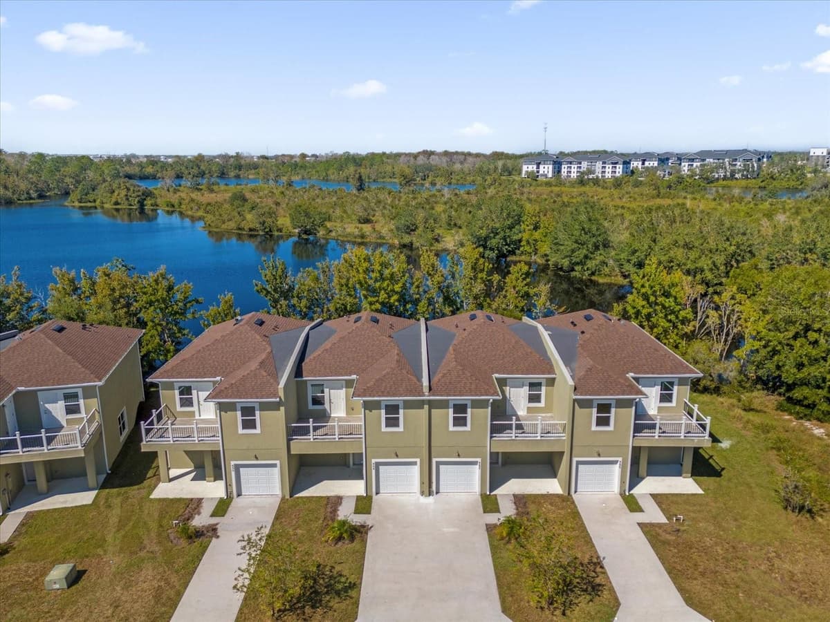 450 LAKE SHORE PARKWAY — photo 35 of 47