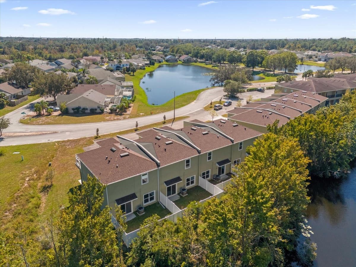 450 LAKE SHORE PARKWAY — photo 36 of 47